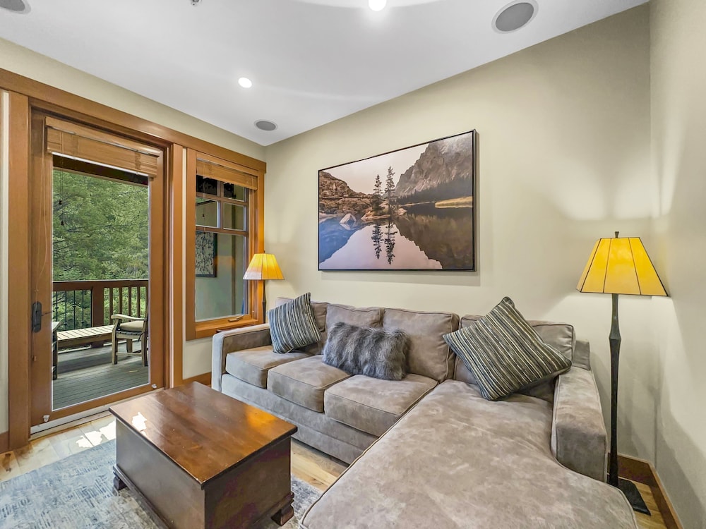 Townhome, 3 Bedrooms photo 2