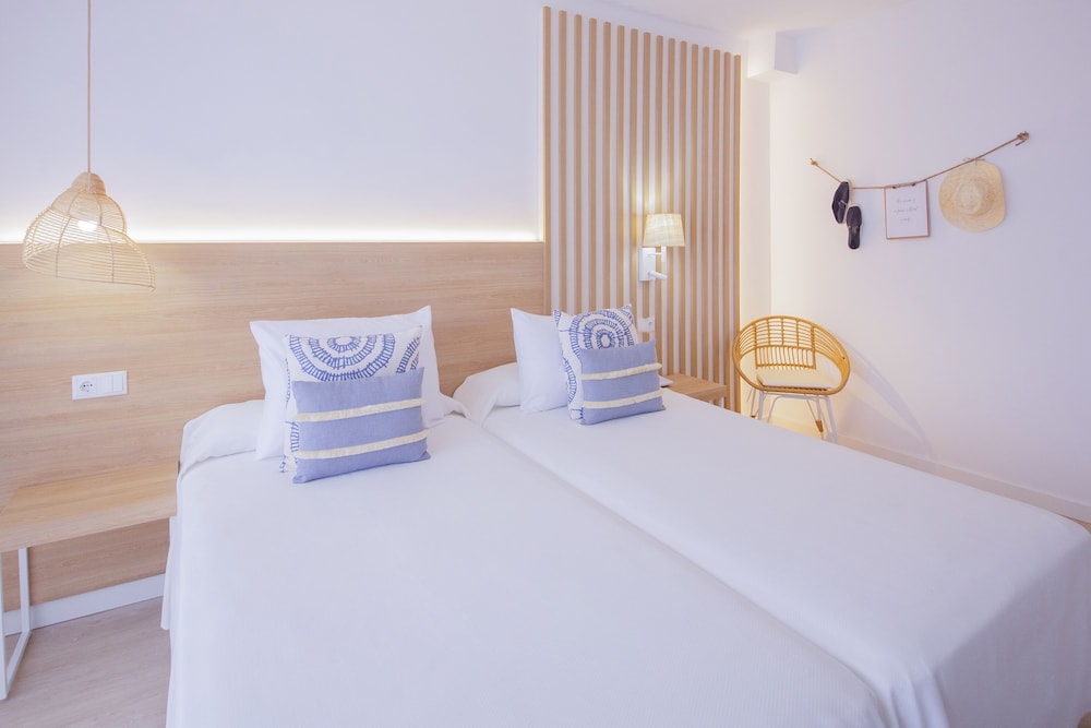 Double Room, Sea View - Photo 4
