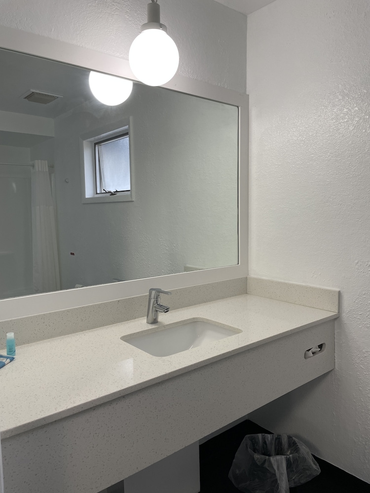 Room, Ensuite (Jacuzzi room) photo 2