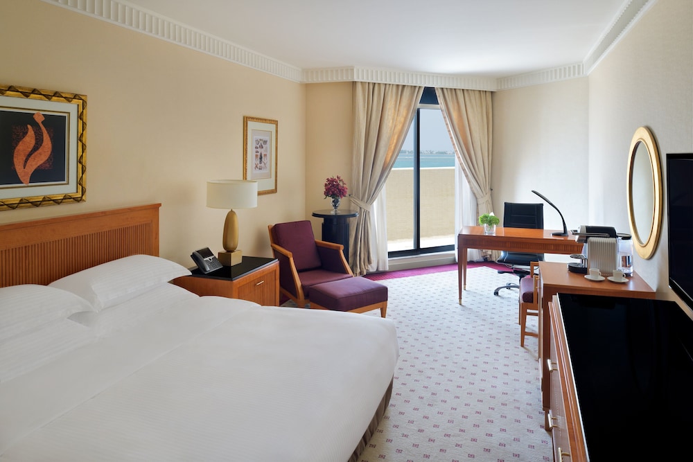 Junior Suite, 1 King Bed, Sea View - Photo 4