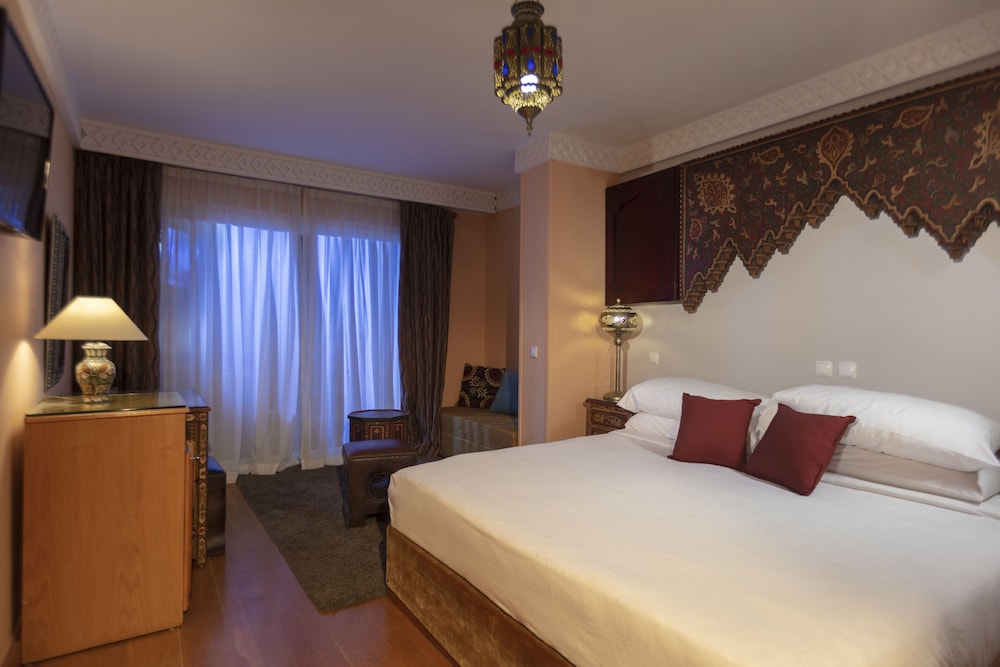 Superior Room, 3 Twin Beds, Sea View (Alexandria Villa) photo 3