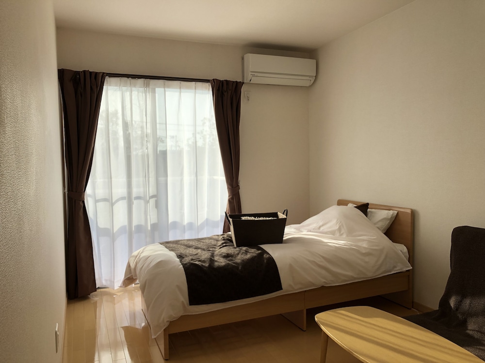 Triple Room, Shared Bathroom (Single Bed C) photo 1