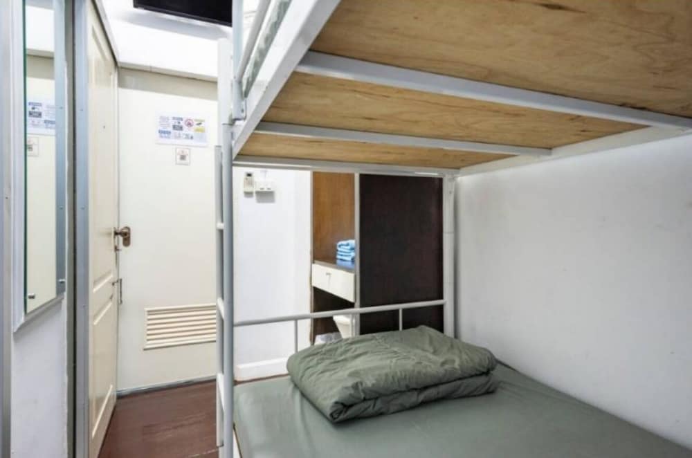 Basic Single Room photo 2