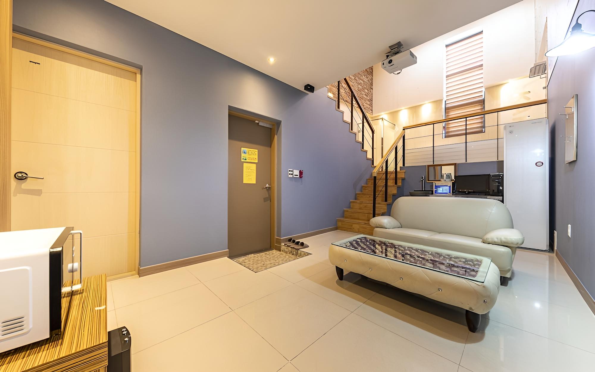 Room (Duplex (with styler microwave bathtub) photo 2