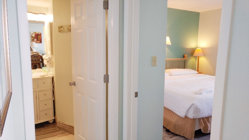 One Bedroom Apartment, Gulf View 603