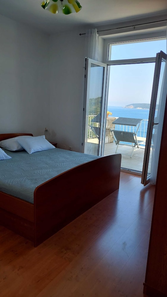 Apartment (Two-Bedroom Apartment with Balcony) photo 3