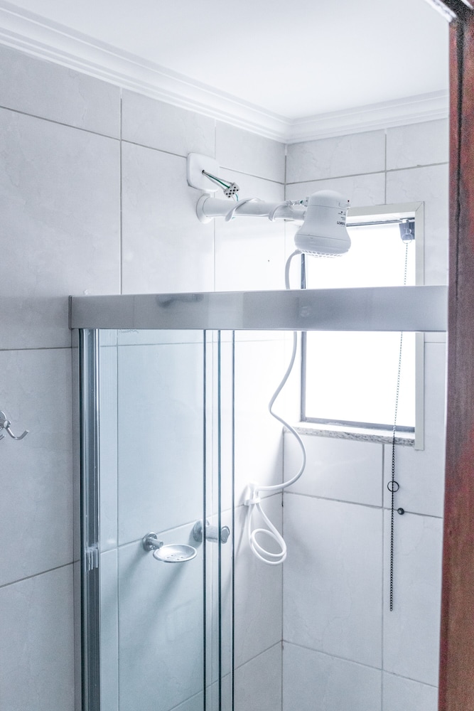 Standard Twin Room - Photo 4
