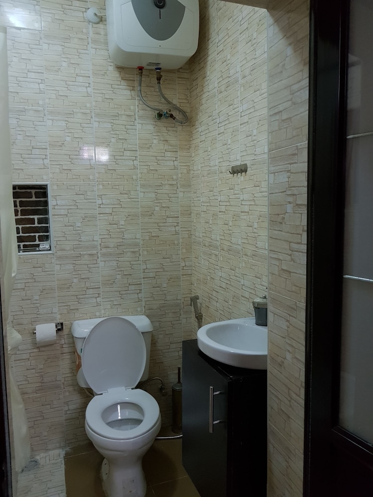 Apartment, 2 Bedrooms, Kitchen, Ground Floor photo 2