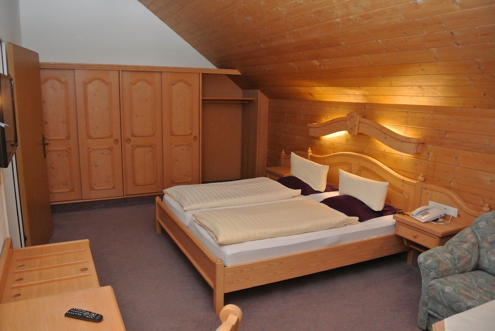 Family Suite, 2 Bedrooms, Balcony, Mountain View photo 2