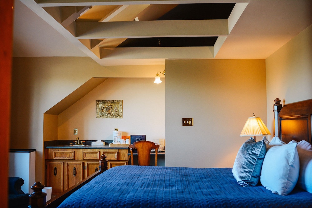 Dorset - Scenic Balcony Room, 1 King Bed photo 2