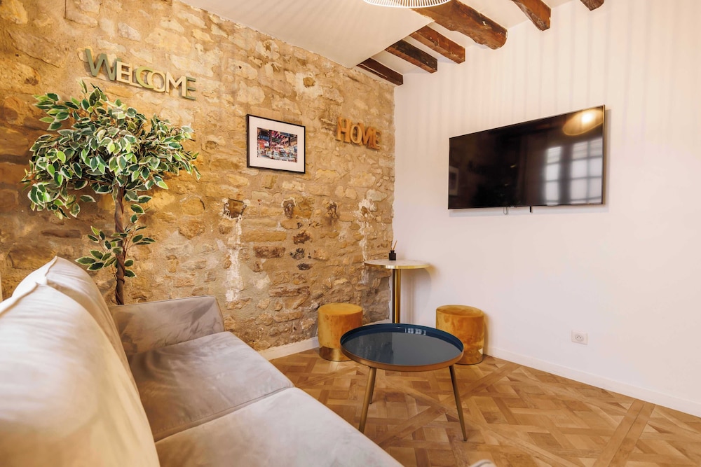 Comfort Apartment (2)
