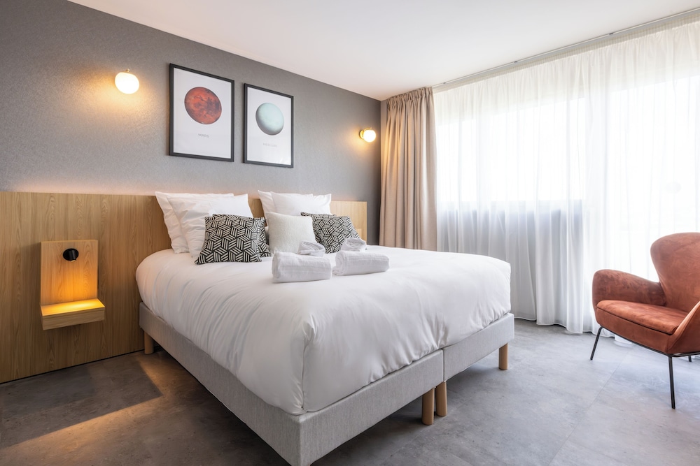 Deluxe Apartment, 1 Queen Bed with Sofa bed, Kitchenette photo 1
