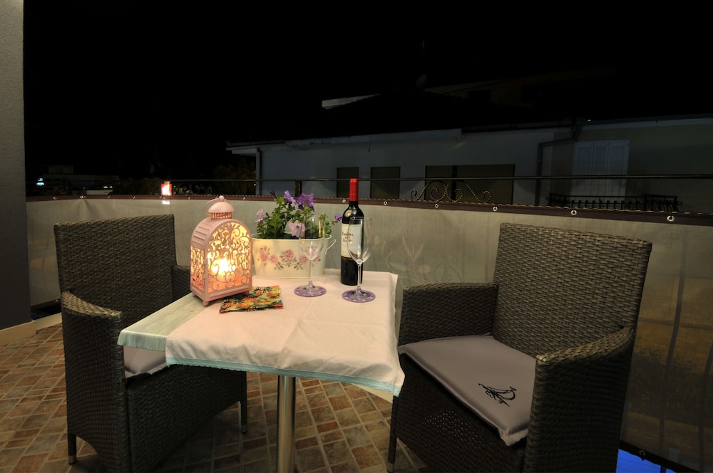 Double Room, Balcony - Photo 12