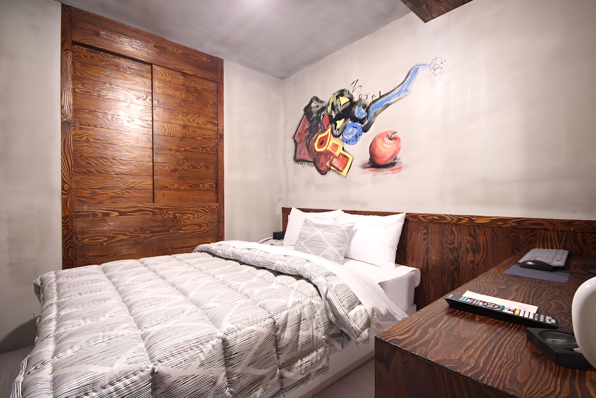 Room (Mini rooms (free use of Netflix in al)