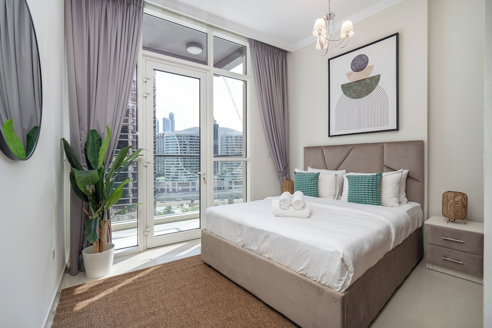 Comfort Apartment, 3 Bedrooms, Balcony, City View