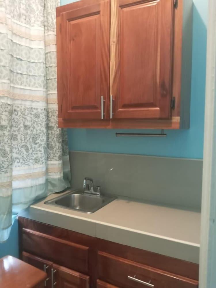 Comfort Double Room, 1 Bedroom, Private Bathroom, Courtyard View photo 3