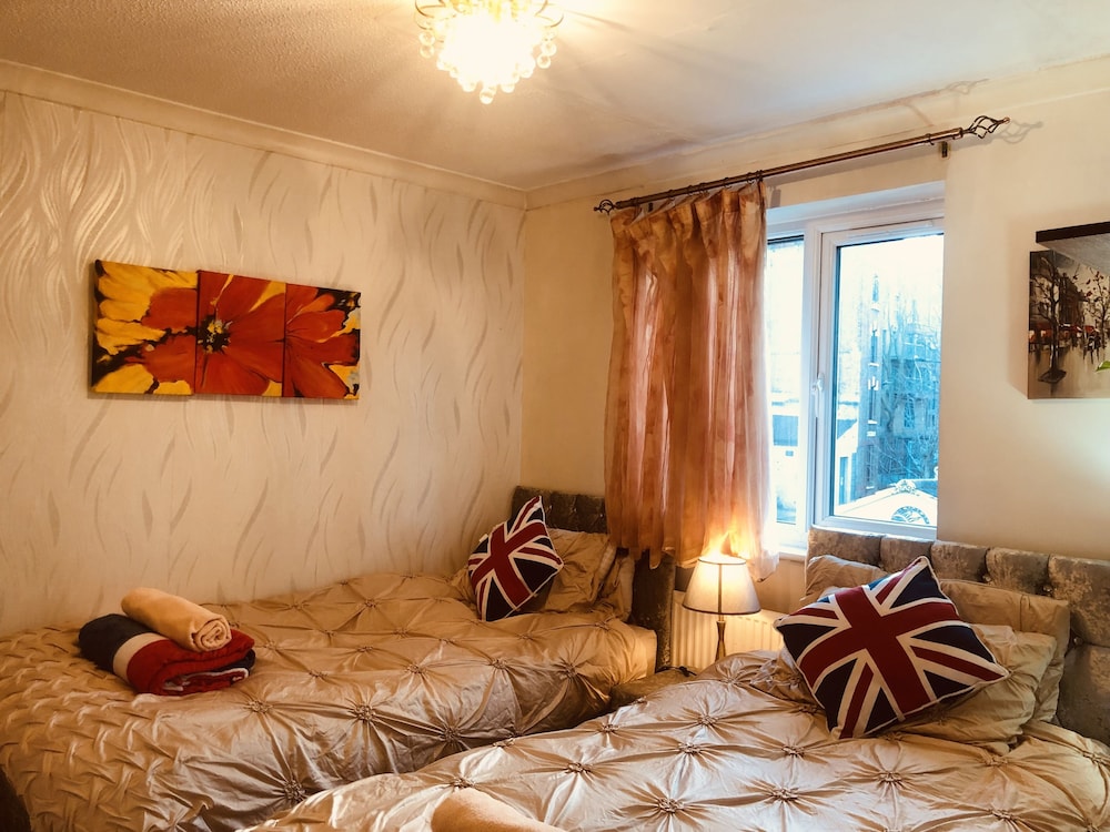 Family House photo 3
