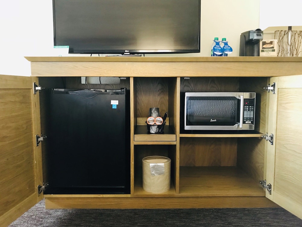 ADA Accessible, Room, 2 Queen Beds (Mobility & Hearing, 3x3 Shower) photo 2