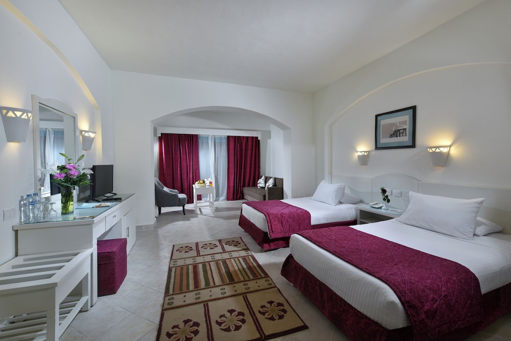 Standard Room, Balcony, Pool View photo 3