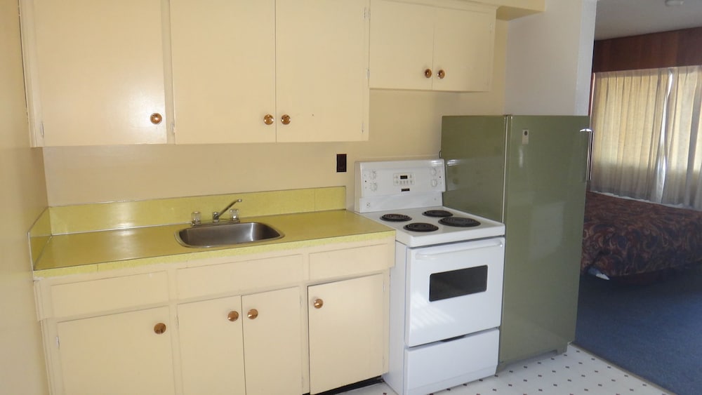 Studio, Kitchenette photo 3