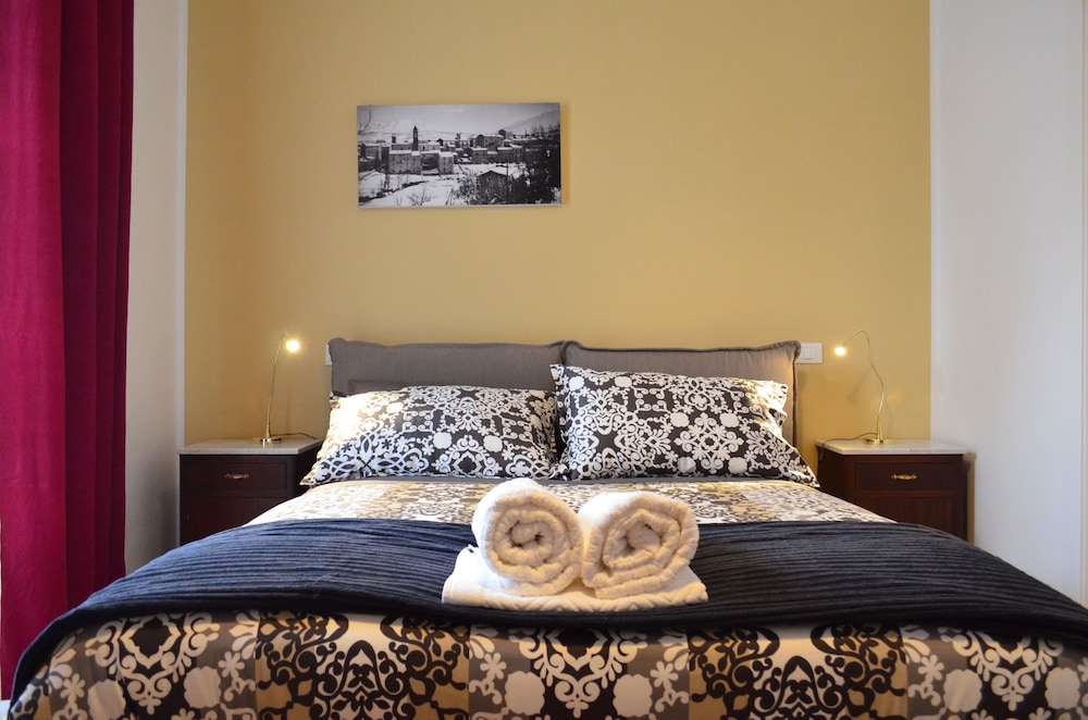 Double Room, Ensuite, Courtyard View photo 1