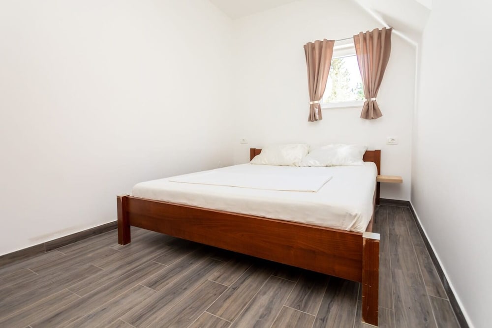 Apartment (Krk - With Private Pool - H(6+2)) photo 1