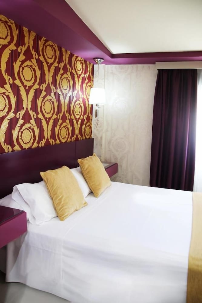 Economy Double Room photo 3