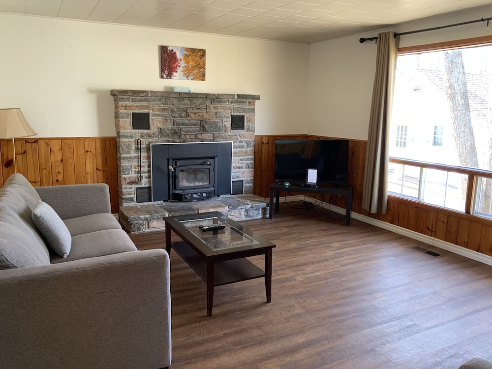 Standard Cottage, 2 Bedrooms, Fireplace, Lake View (Hilltop)