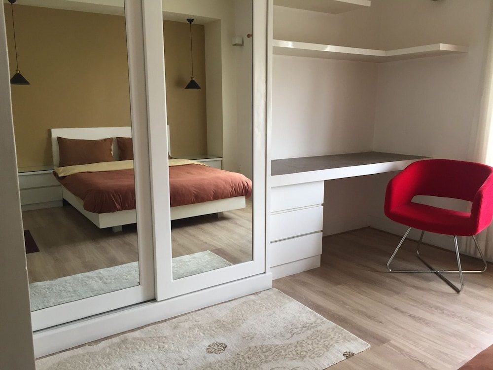 Apartment photo 2