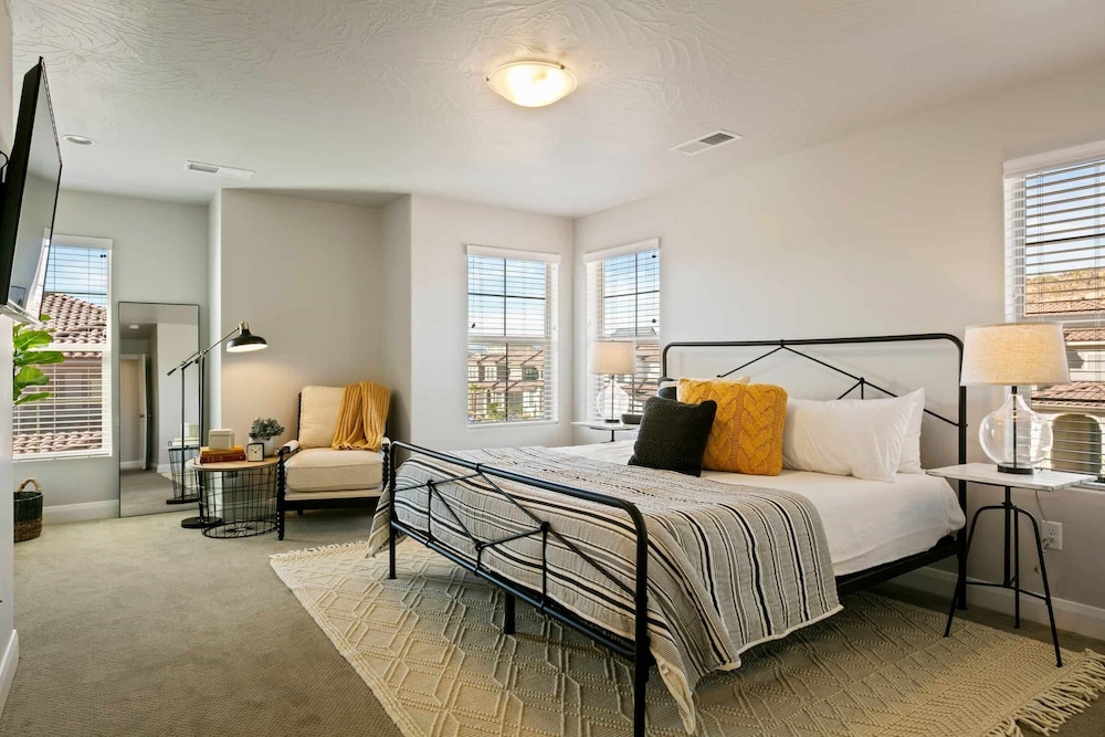 Townhome, 4 Bedrooms