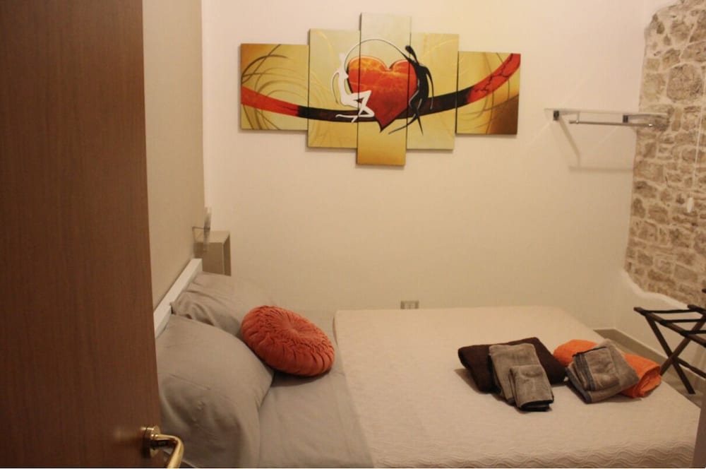 Double Room, Shared Bathroom photo 1