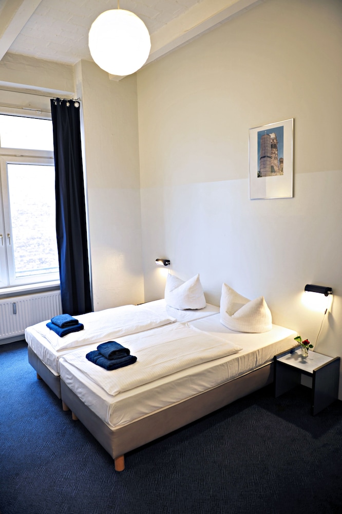 Standard Double or Twin Room photo 1