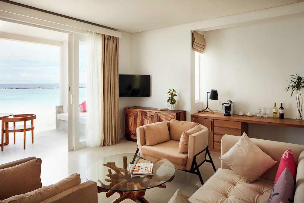 Beach Residence with Private Pool (Free Transfers for 2 Pax, Min 7 Nights Stay) photo 3