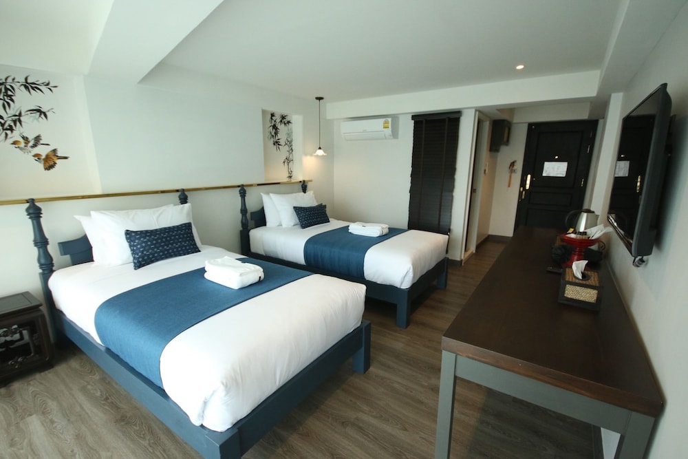 Standard Twin Room, 2 Twin Beds - Photo 6