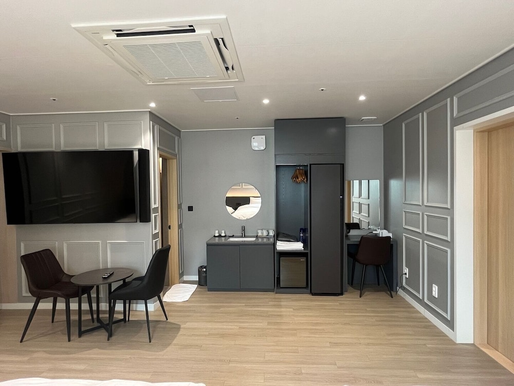 Signature Triple Room - Photo 3