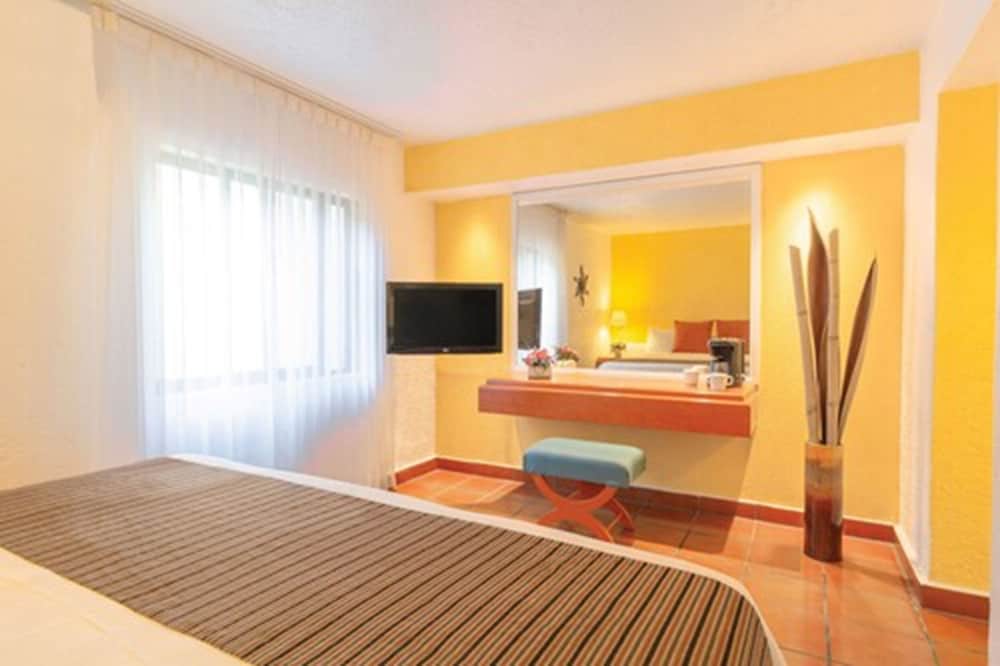 Junior Suite, 1 King Bed photo 2