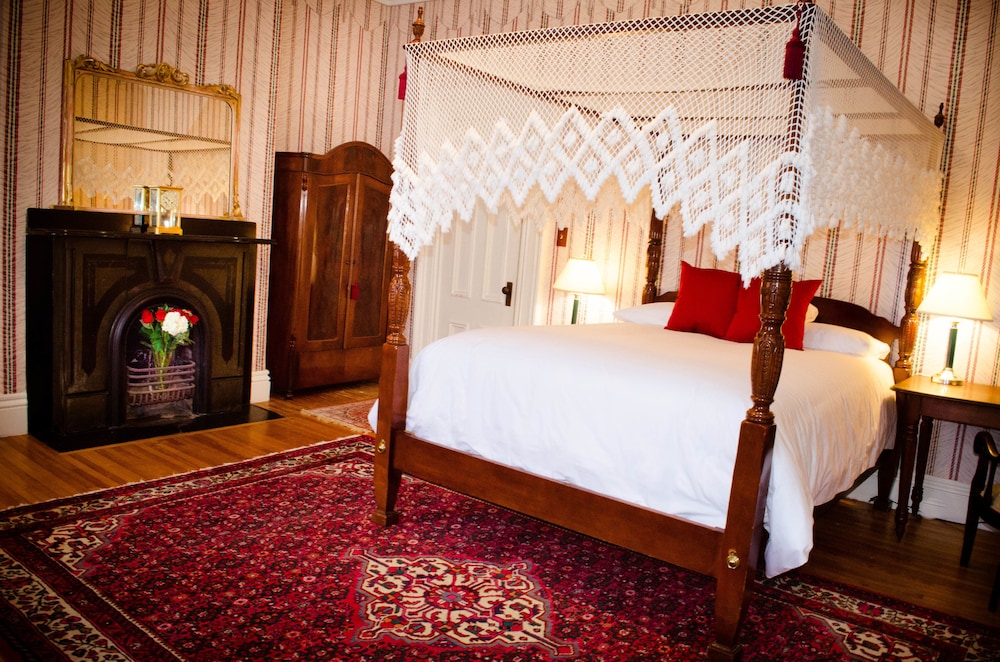 Classic Room, 1 Queen Bed, Garden View