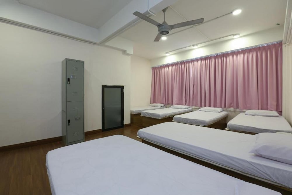 Shared Dormitory, Mixed Dorm