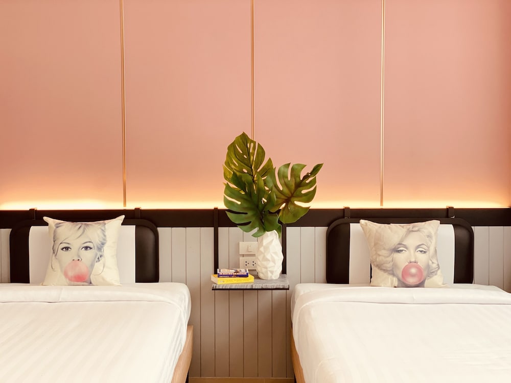 Deluxe Twin Room photo 2