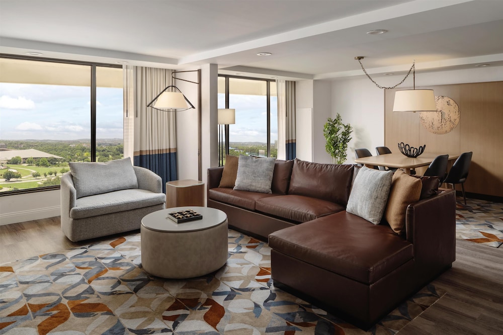 Lakefront Studio Suite with Patio, 1 King Bed