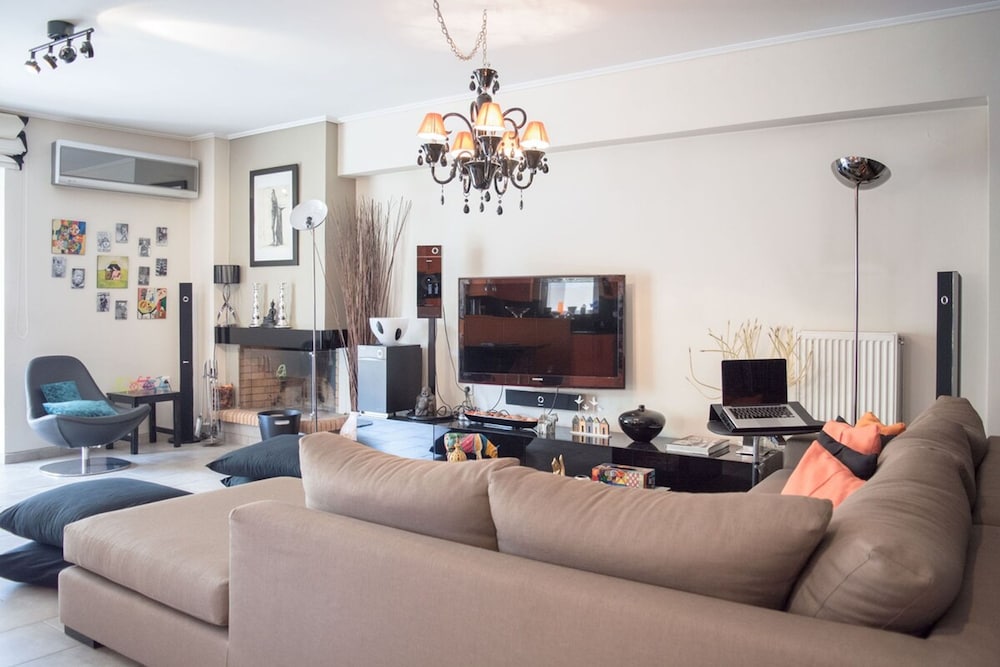 Designer s Apartment in Galatsi Area, Billede 16