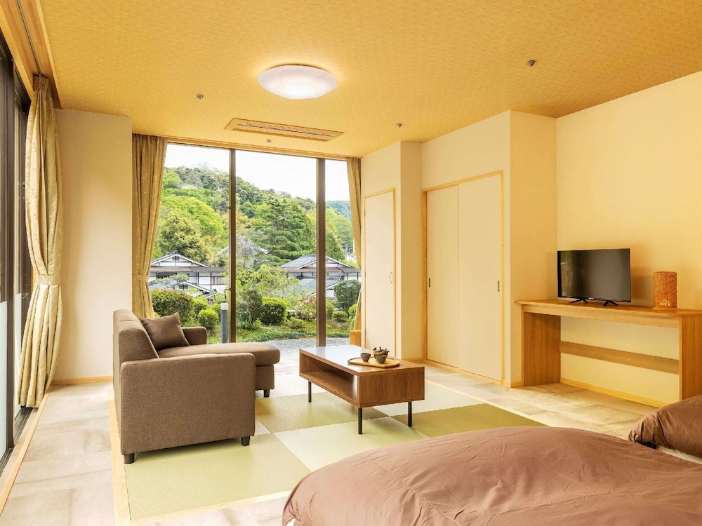Superior Japanese Western Style Room without Bath (Garden View), Non-Smoking