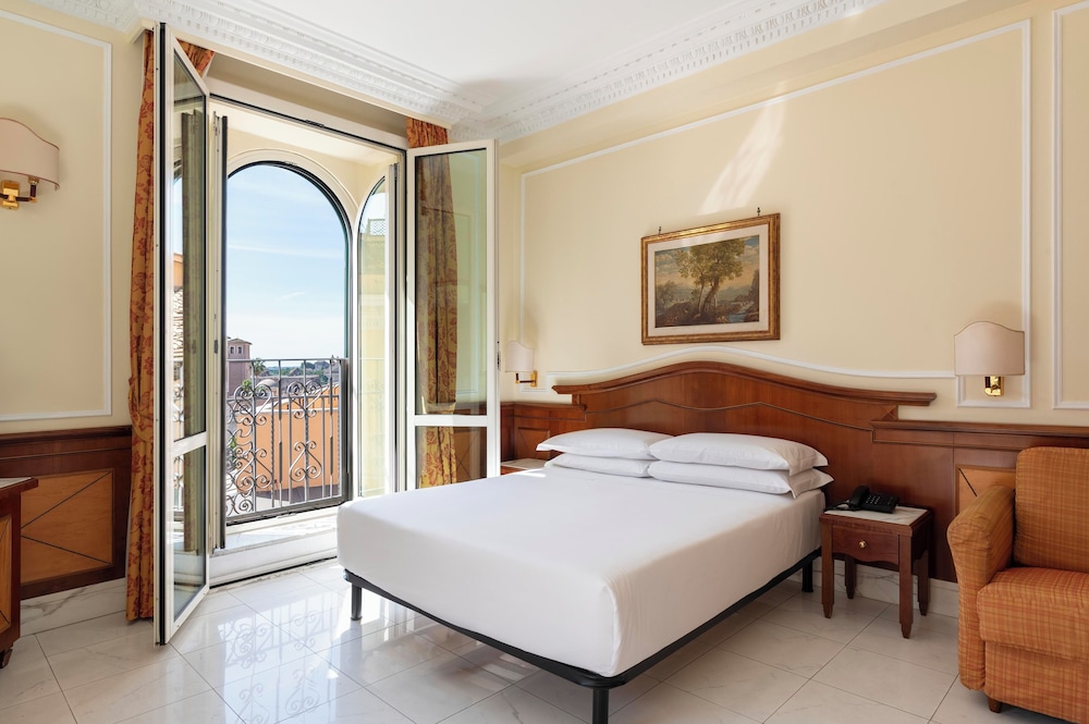 Superior Quadruple Room, City View photo 1