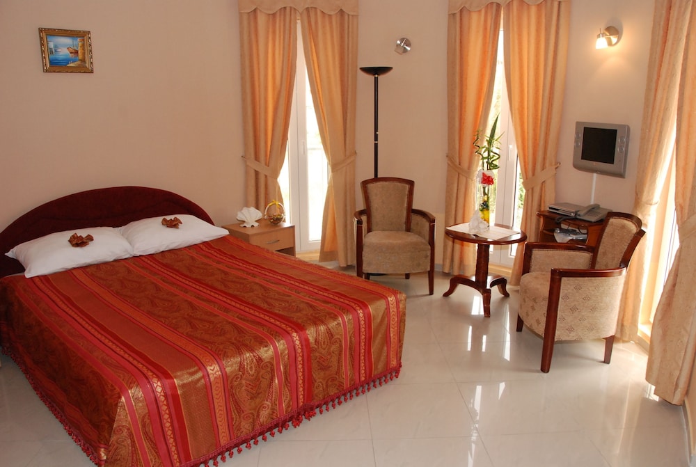 Double or Twin Room, Balcony, Sea View photo 2