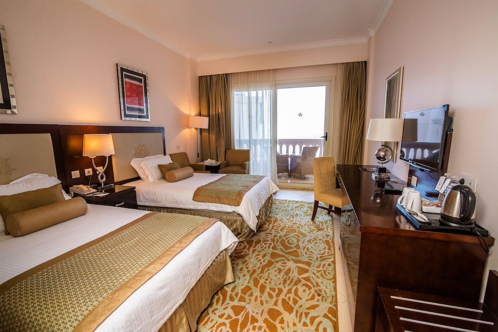 Deluxe Room Sea and Pool View