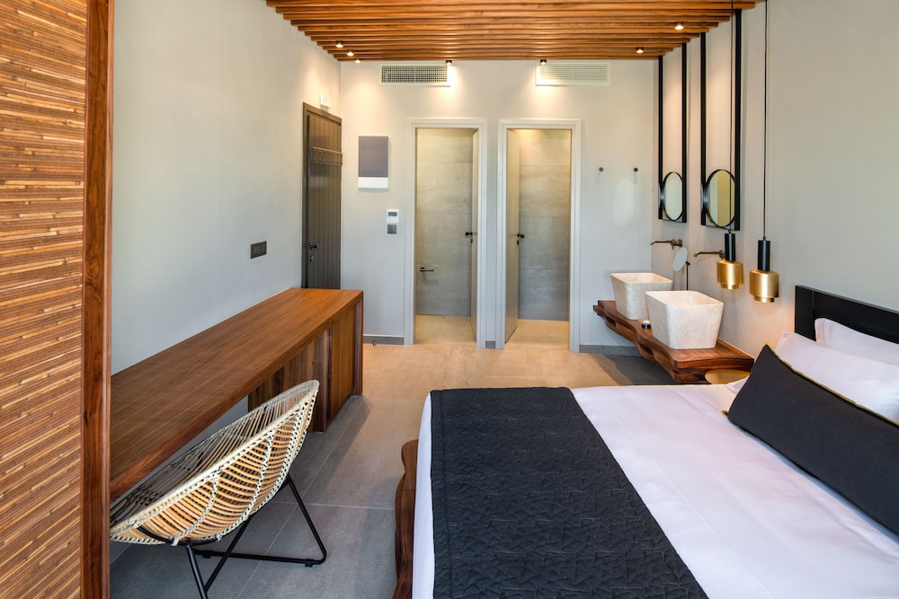 Deluxe Double Room, Ocean View - Photo 2