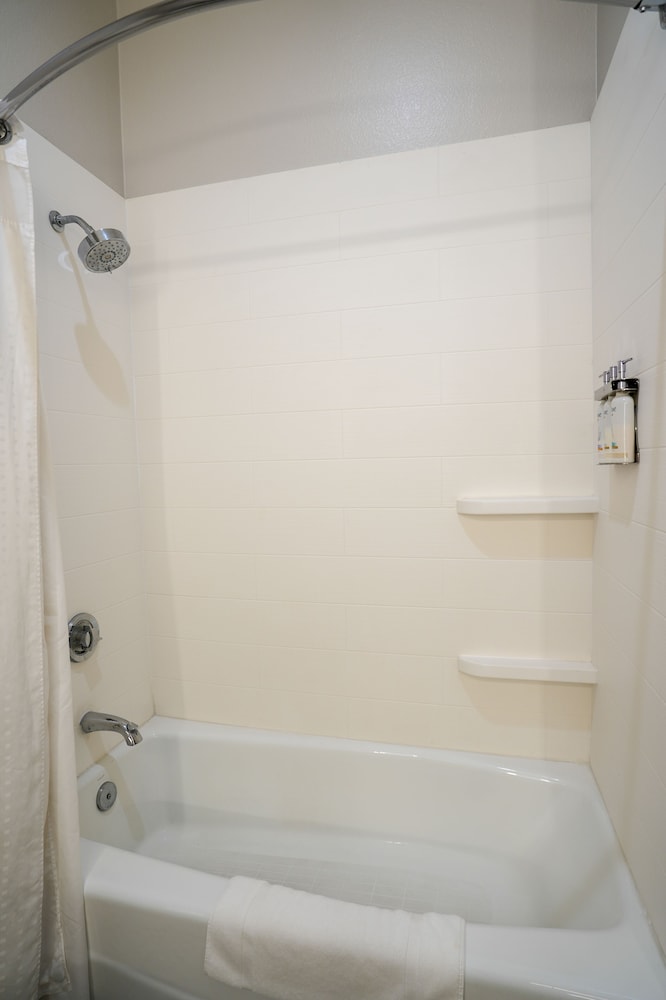 Standard Room, 1 King Bed - Photo 2