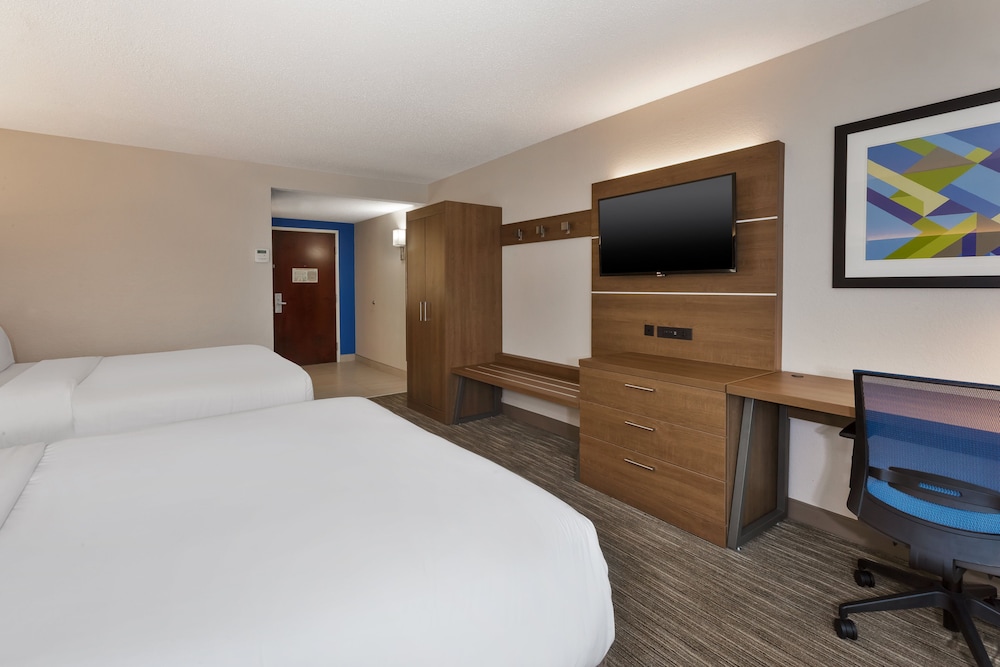 Standard Room, 2 Queen Beds, Accessible (Accessible Tub) photo 1