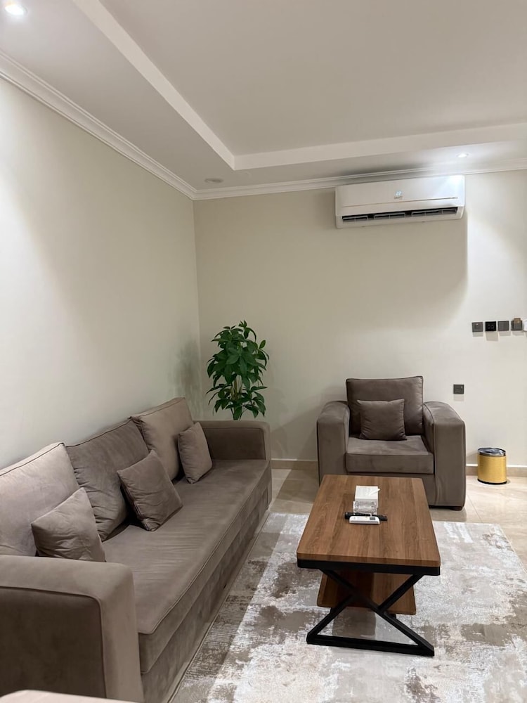 Deluxe Studio Suite