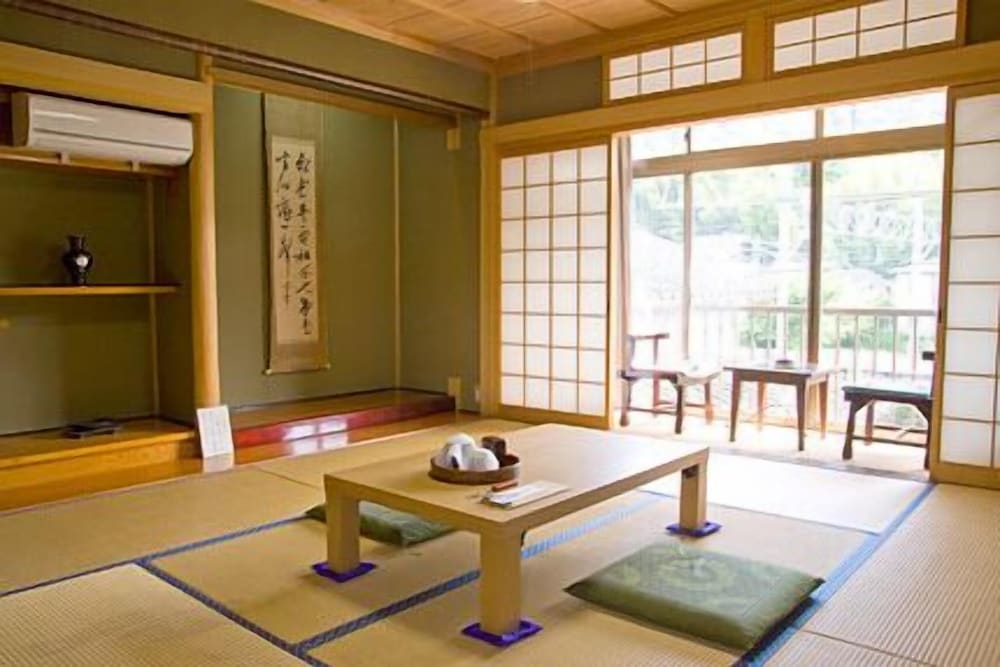 Standard Japanese-Style Room A (8 tatami mats), Shared Bathroom - 1 to 3 guests photo 1